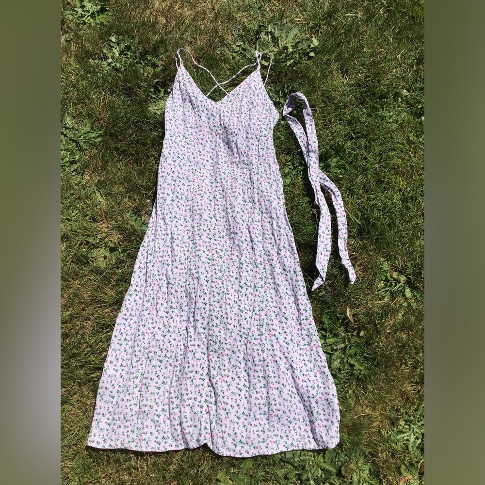 AFRM Lavender Floral Sleeveless V-Neck Crisscross Back‎ Midi Dress Size M